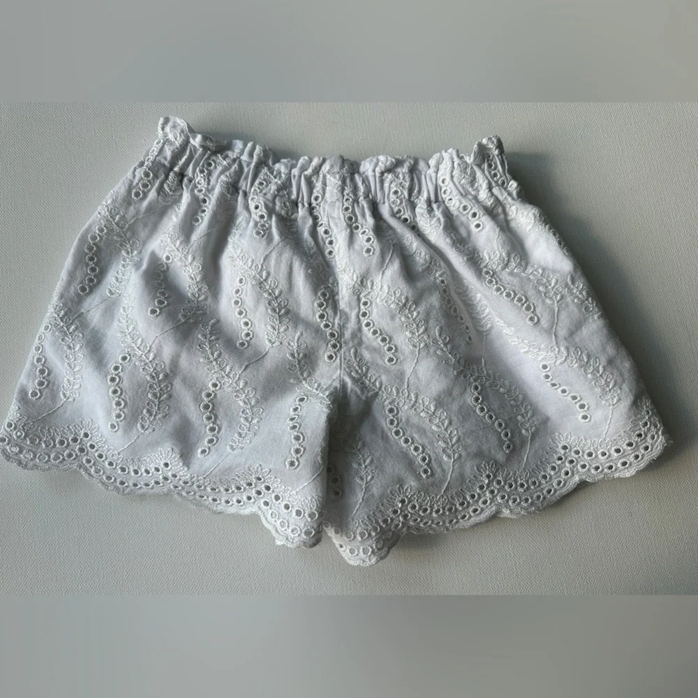 Zara girl’s High Waist White Shorts with Eyelet Pattern. Size 12-18M. - Picture 2 of 5